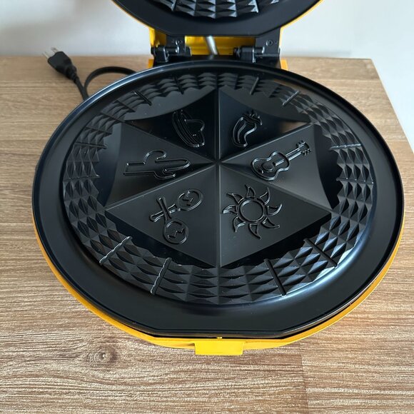 Rival Quesadilla Maker Q-100 - Picture 3 of 6